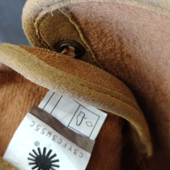 Ugg boots - Picture 7 of 9